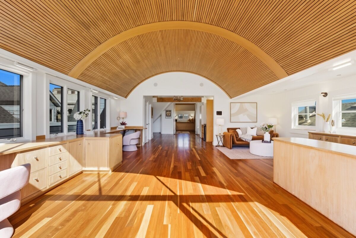 2121 Divisadero St barrel vault ceiling room, San Francisco